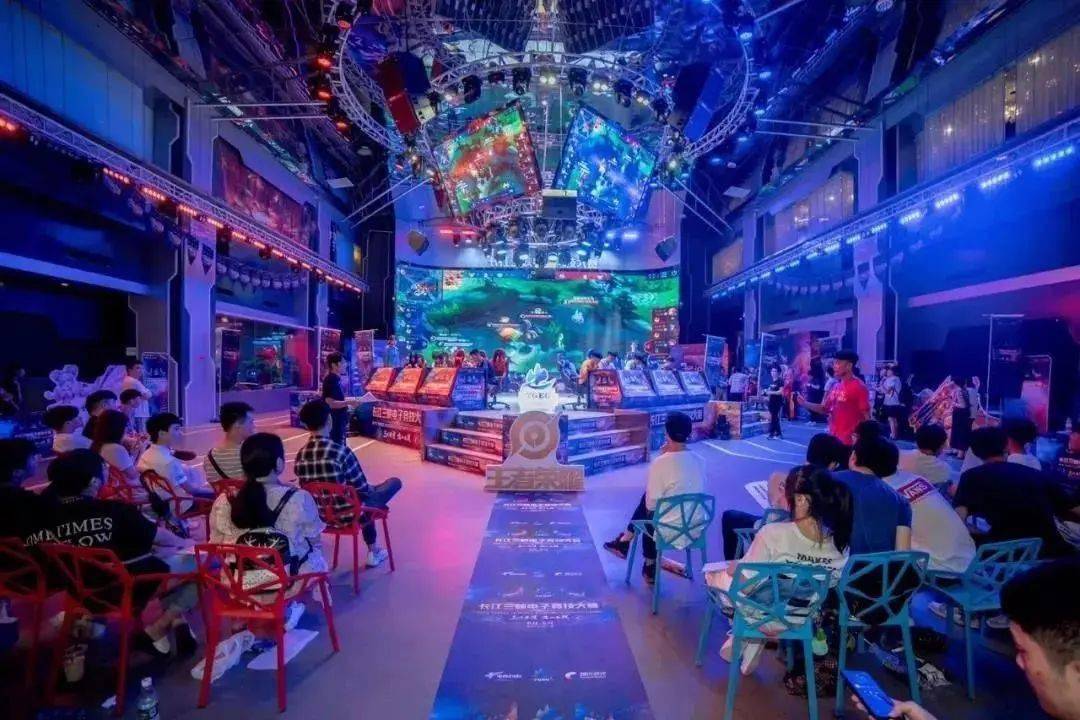 她巧妙地运 她巧妙地运