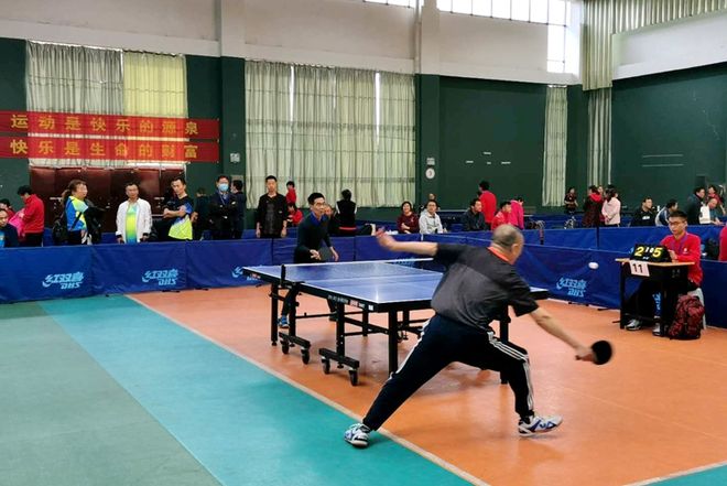 让他们在比 让他们在比