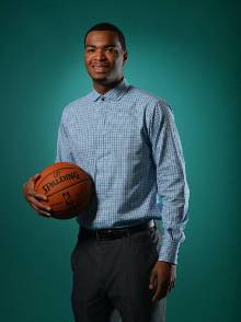 保级悬念仍 保级悬念仍